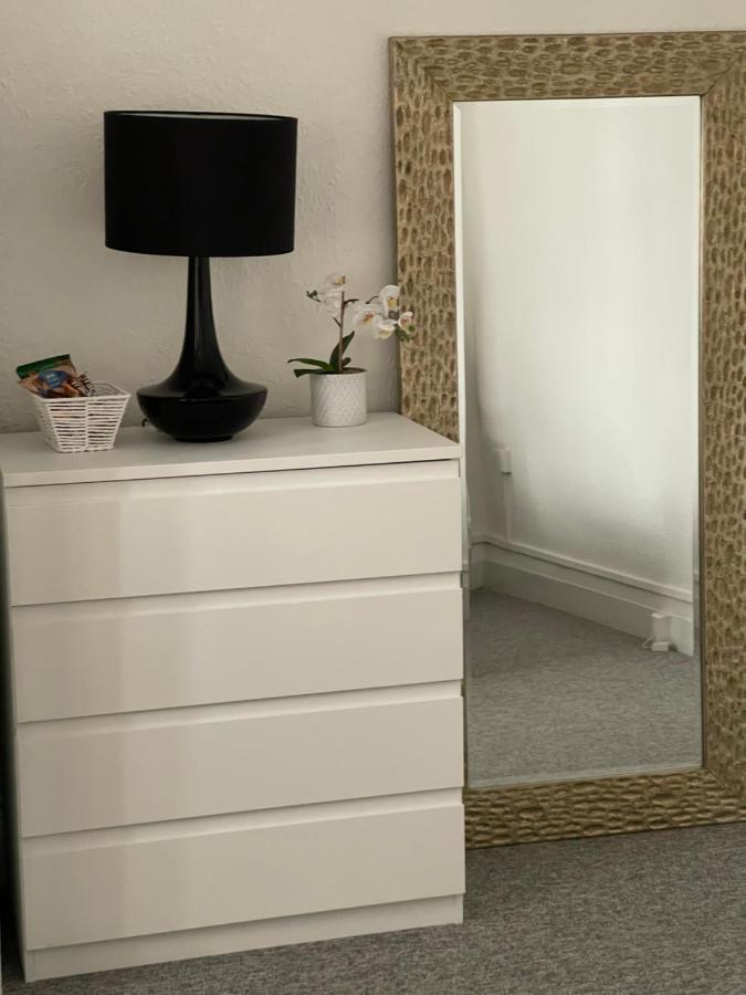 Hendon Park Apartments In London The Hyde Bagian luar foto